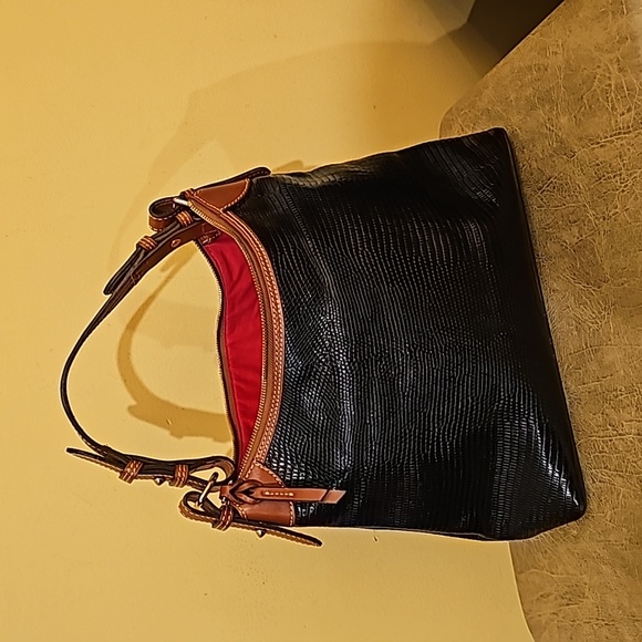 Dooney and Bourke black embossed lizard hobo purse..free shipping - Picture 3 of 9